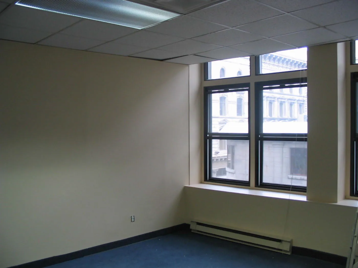 2003-09-19-Re-novations-Avant-Locaux-Studio-Vieux-Montre-al---11