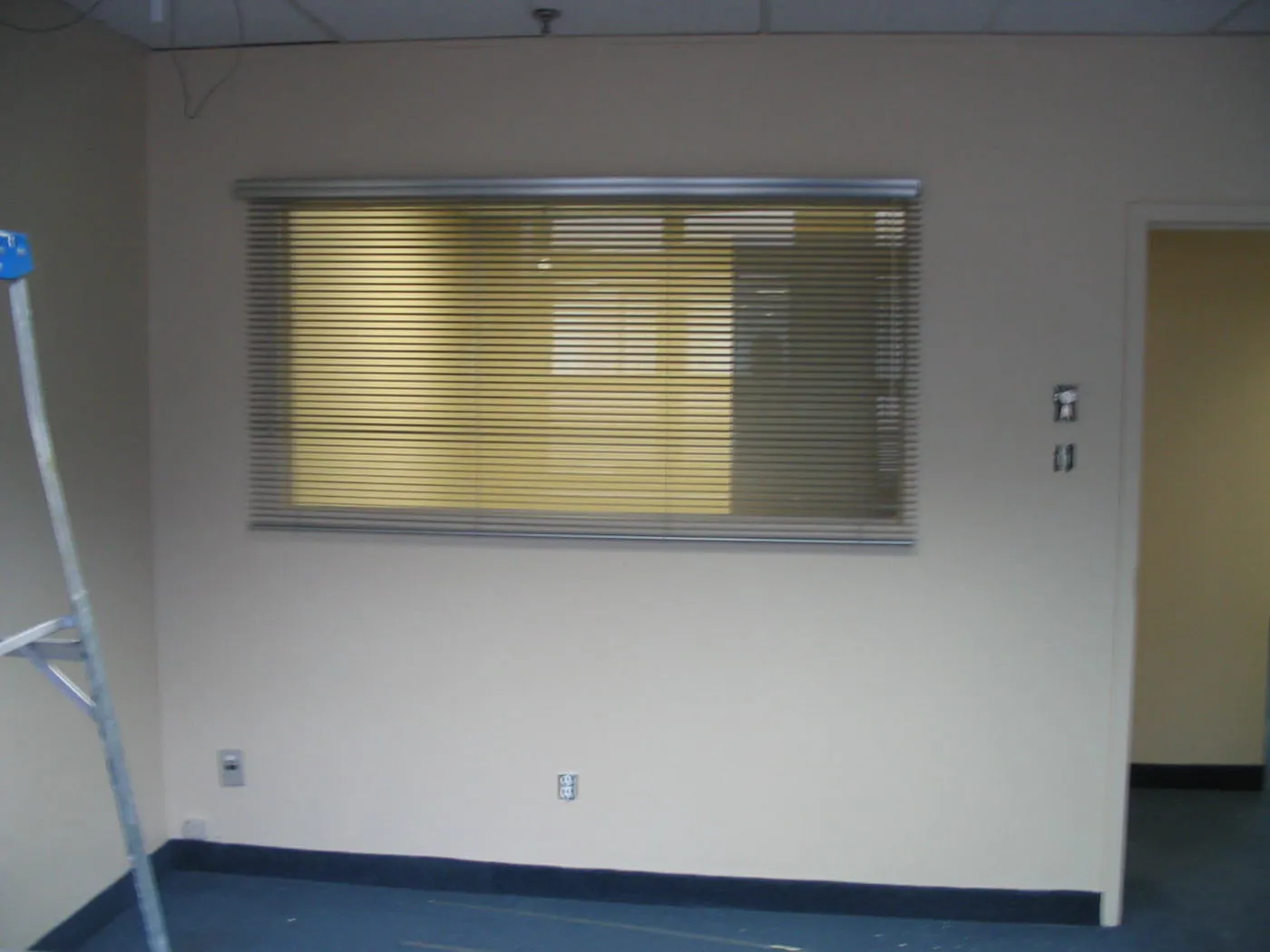 2003-09-19-Re-novations-Avant-Locaux-Studio-Vieux-Montre-al---12